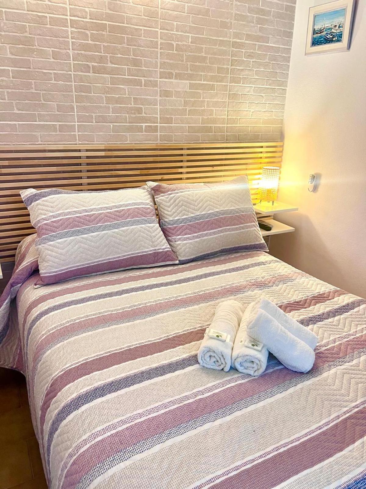 Hostal El Faro Chipiona Esterno foto