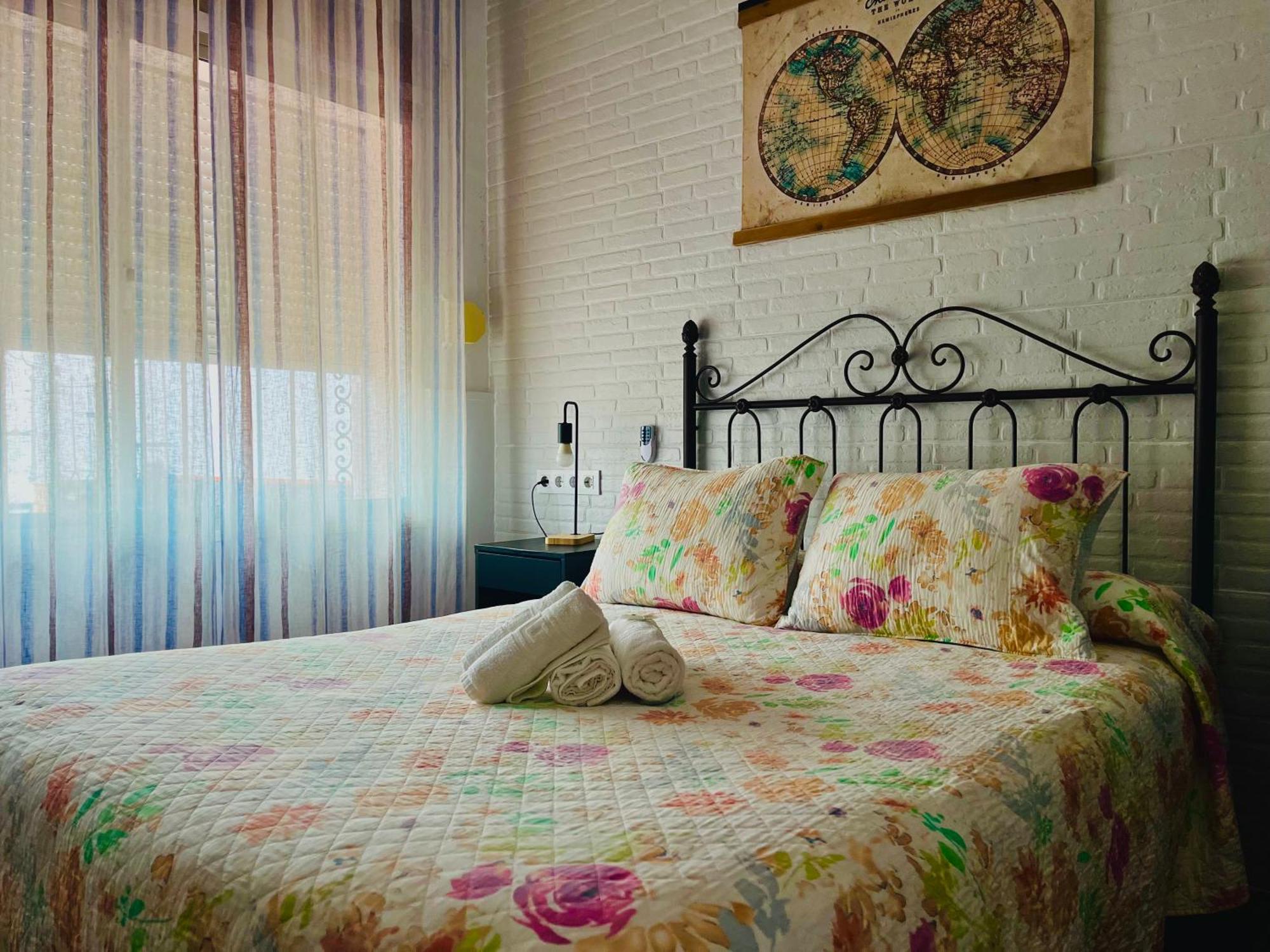 Hostal El Faro Chipiona Esterno foto