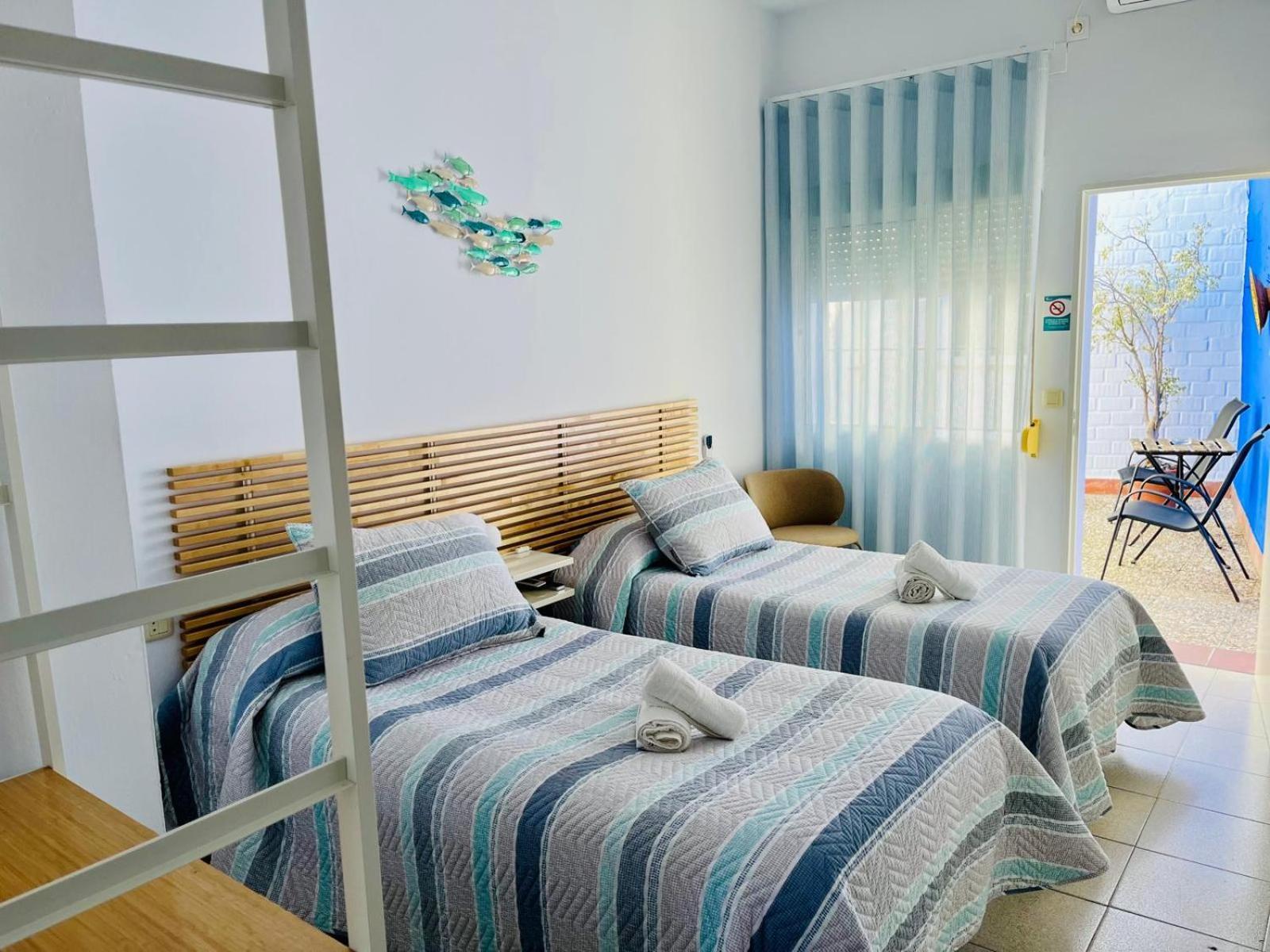 Hostal El Faro Chipiona Esterno foto